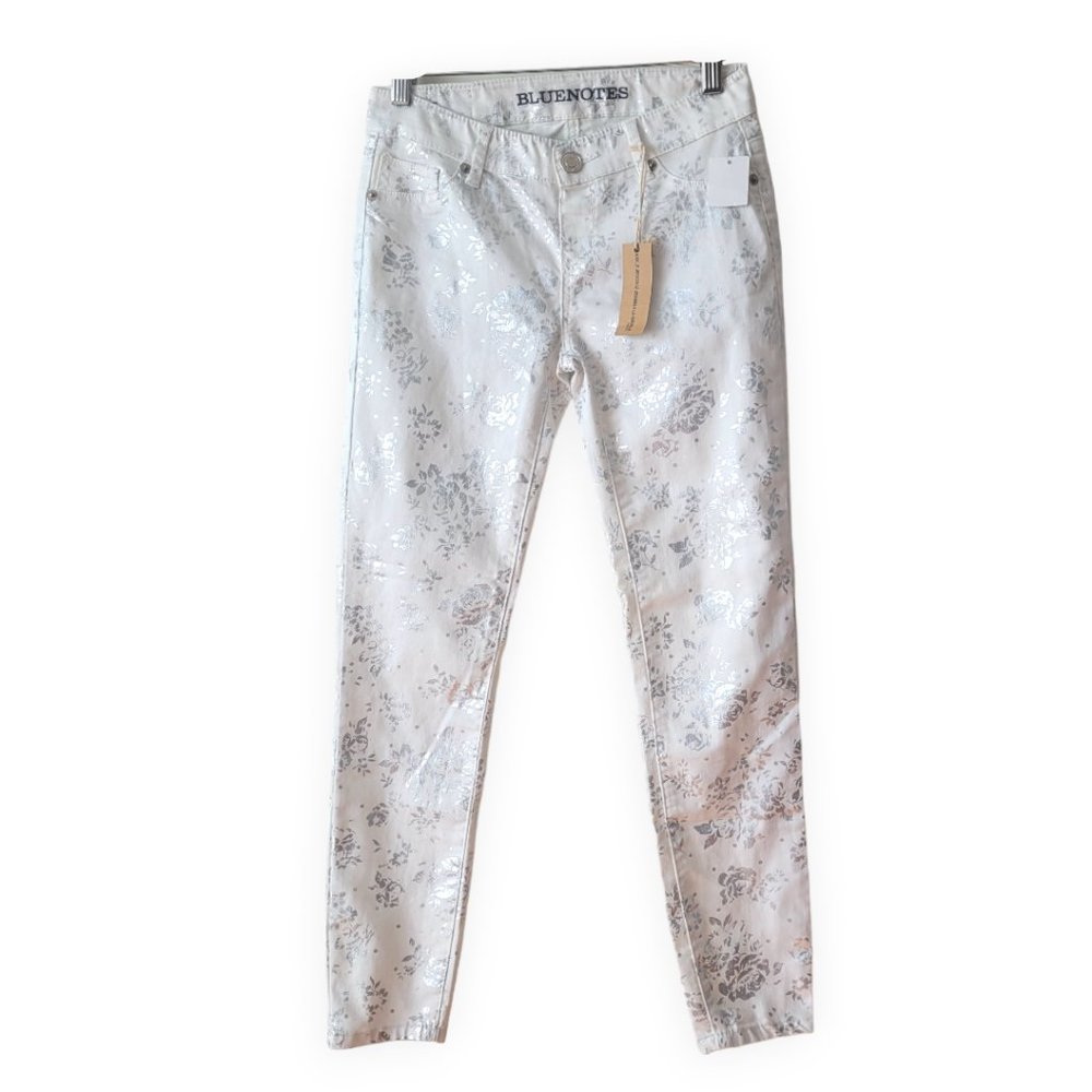 NWT Bluenotes Ankle Jeggings White with Silver Metallic Floral Pattern Size 25
